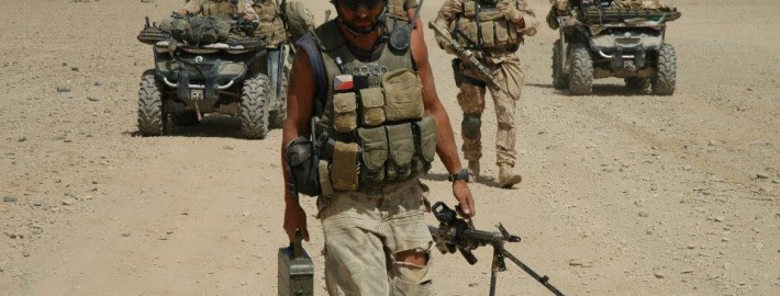 Pět vojenských policistů bylo oceněno za své působení v jedné z nejnebezpečnějších misí v afghánském Hílmandu v roce 2007 a 2008. Čeští hrdinové z Afghánistánu se dočkali ocenění – Uvnitř...